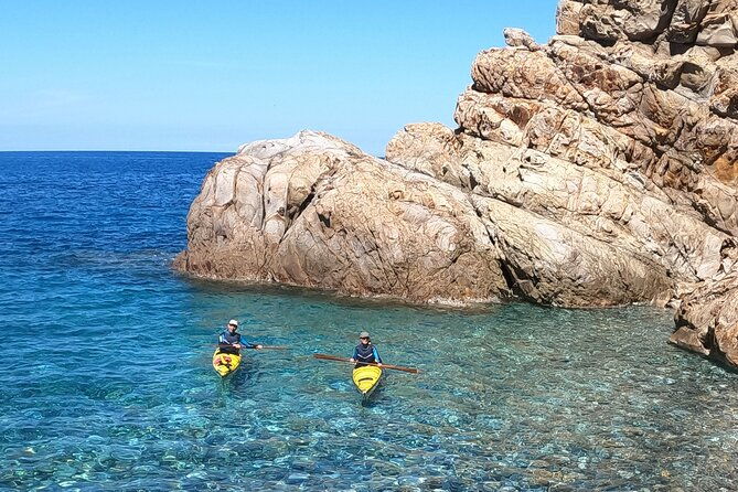 elba-island-full-day-sea-kayak-tour-2