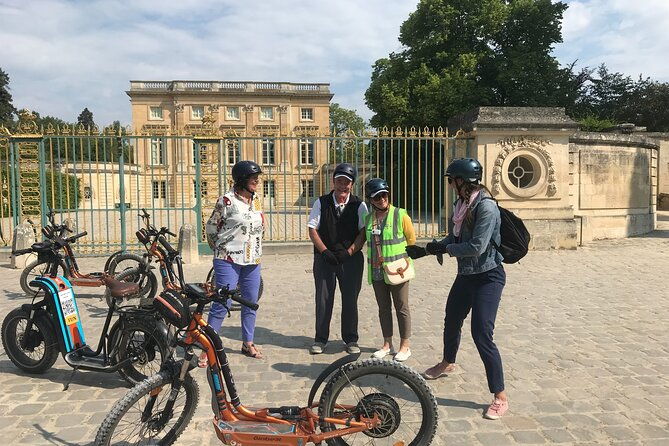 electric-2-wheeler-tour-of-the-chateau-park-and-gardens