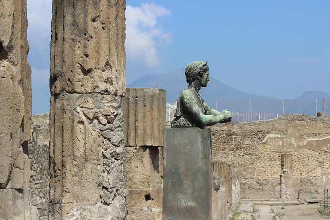 excavations-of-pompeii-tourist-guide-and-skip-the-line-ticket