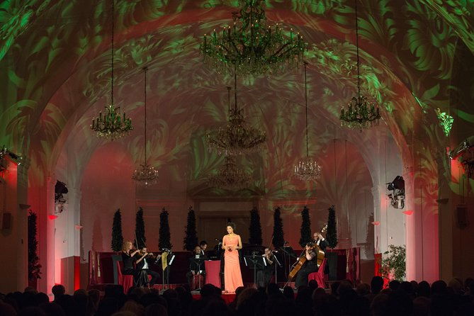exclusive-evening-at-schonbrunn-palace-after-hours-audiotour-dinner-concert