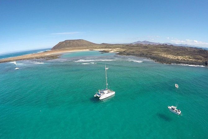exclusive-sailing-catamaran-experience-to-lobos-island-with-lunch-and-drinks