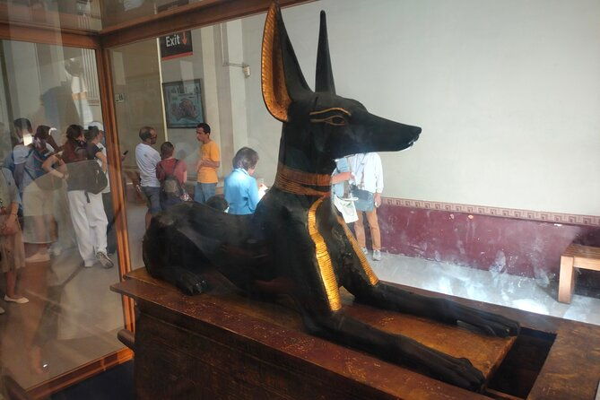exclusive-visit-to-the-egyptian-museum-in-tahrir