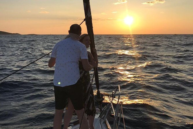 experience-romantic-sunset-sailing-on-a-modern-36ft-11m-sail-yacht-hvar-2