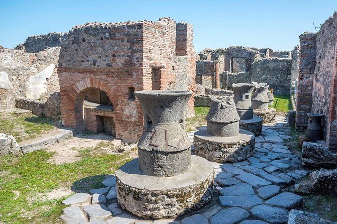 explore-pompei-ruins-with-your-private-archaeologist