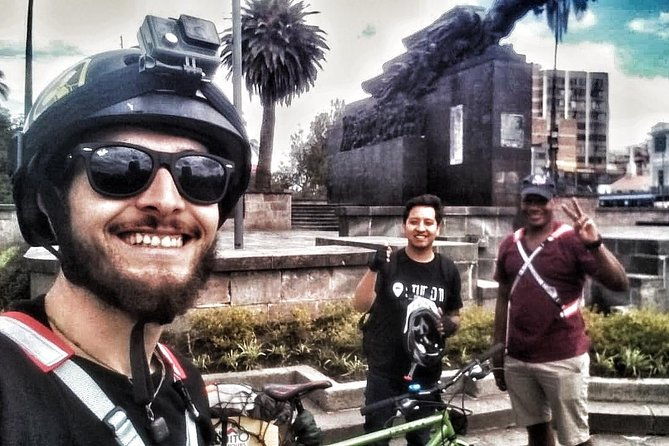explore-urban-quito-on-a-bike-private-tours