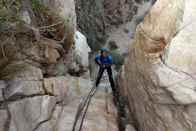 family-trekking-rappelling-potrerillos-angel-falls