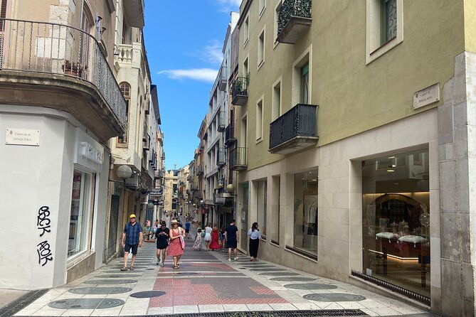 figueres-walking-tour-with-guided-visit-to-the-dali-museum