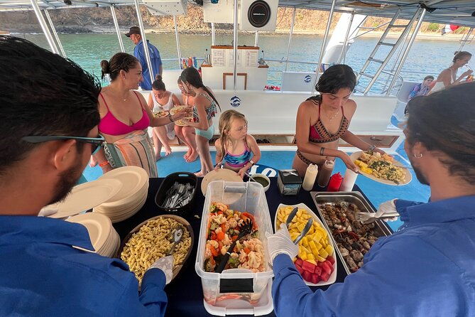 flamingo-family-fun-catamaran-snorkelcomfortable-shaded-seating