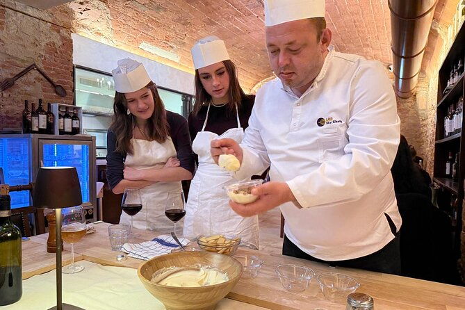 florence-cooking-class-fresh-pasta-unlimited-wine-free-aprons