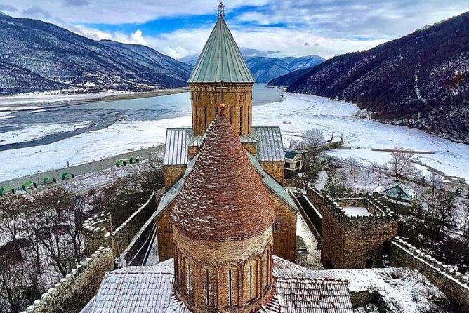 from-tbilisi-to-gudauri-ski-resort-zhinvali-ananuri-day-trip
