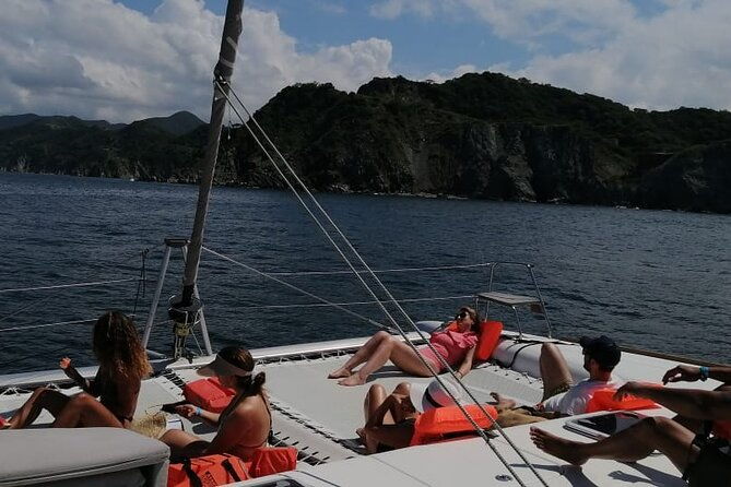 full-day-catamaran-tour-through-tayrona