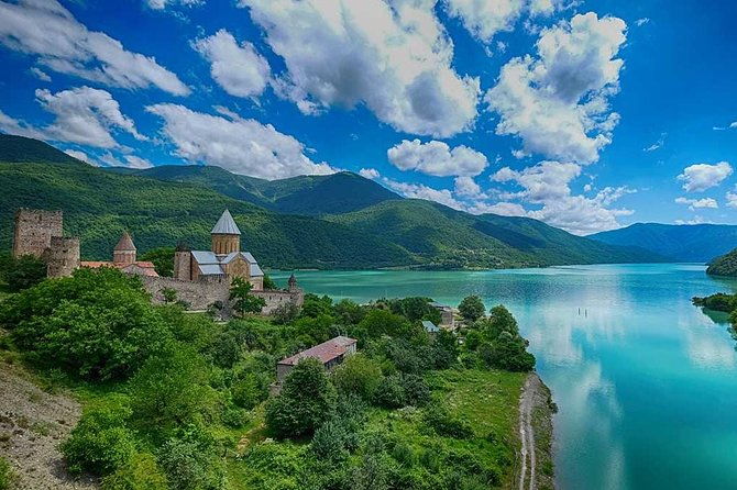 full-day-kazbegi-stepantsminda-gudauri-private-guided-tour