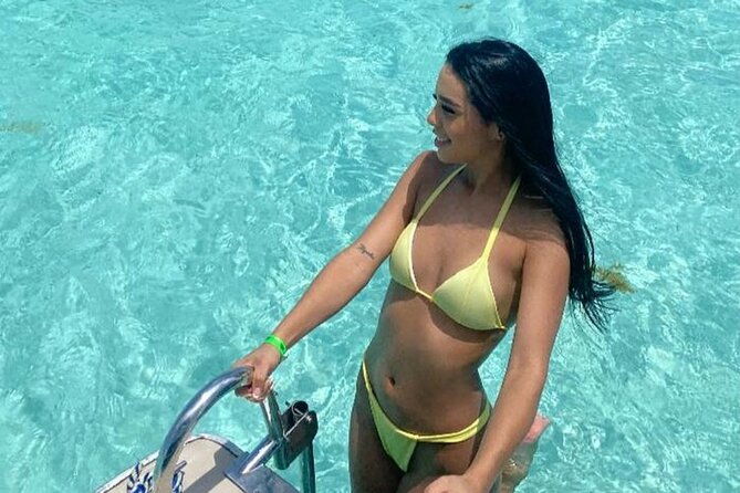 full-day-private-pontoon-tour-around-san-andres-island
