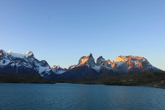 full-day-torres-del-paine-from-punta-arenas-private-tours