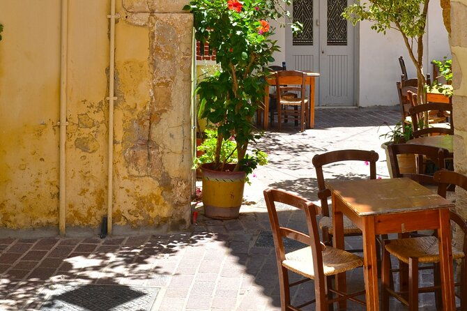 full-day-west-crete-tour-chania-rethymnon-old-town-and-kournas-lake-4