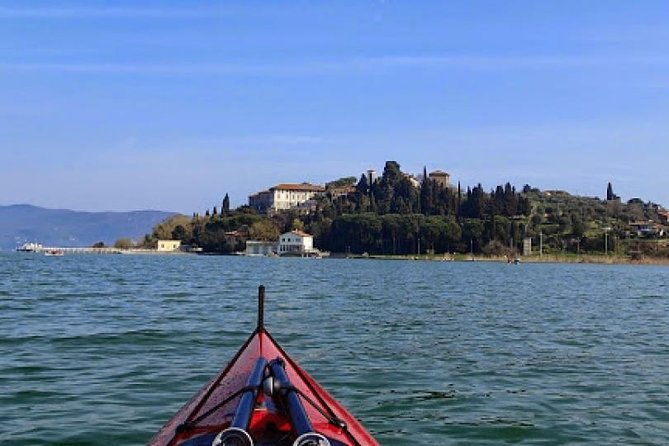 fun-kayaking-in-lake-trasimeno-with-lunch-umbria