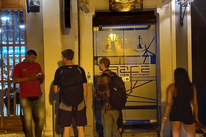 get-the-nightlife-vibe-in-old-city