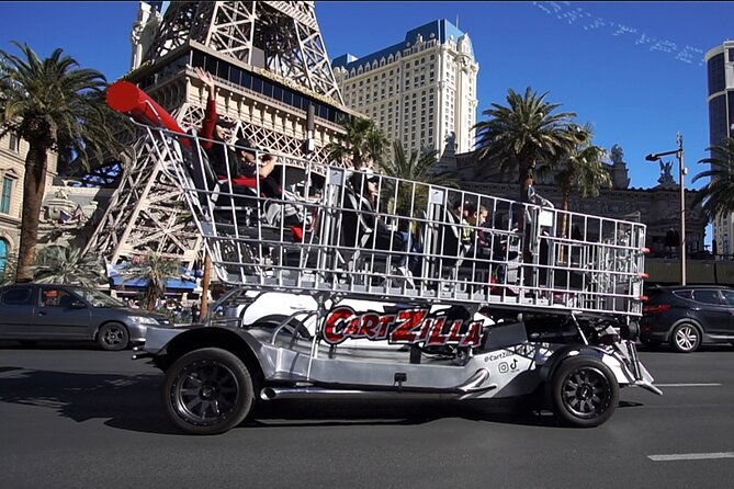 giant-shopping-cart-limo-ride-in-las-vegas