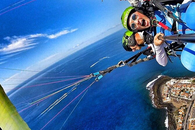 gold-paragliding-flight-including-videos-photos-t-shirt-and-a-bottle-of-cava