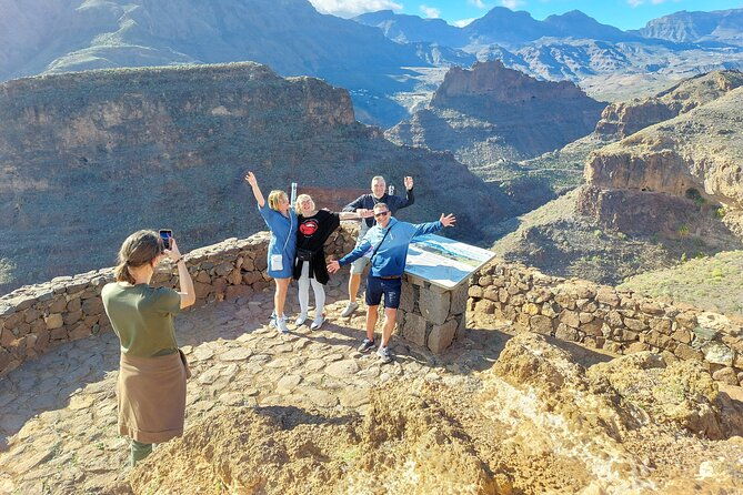 gran-canaria-cave-oasis-red-gorge-adventure-cosy-picnic