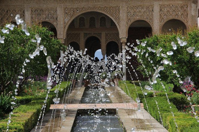 group-tour-the-alhambra-of-granada