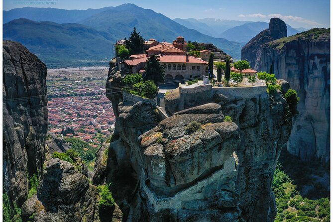 guided-all-day-tour-to-meteora-rocks-monasteries