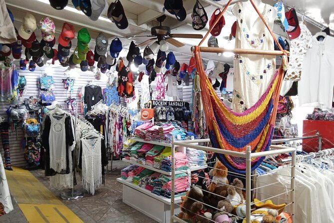 guided-souvenir-shopping-tour-in-punta-cana