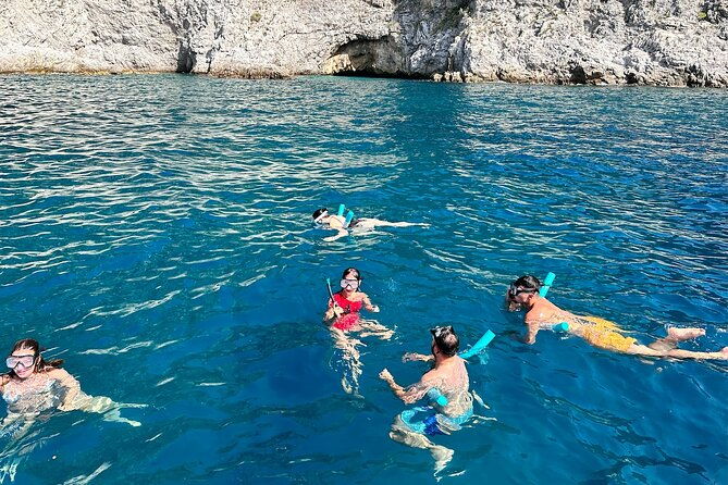 half-day-amalfi-coast-boat-and-snorkeling-tour-in-small-group-2