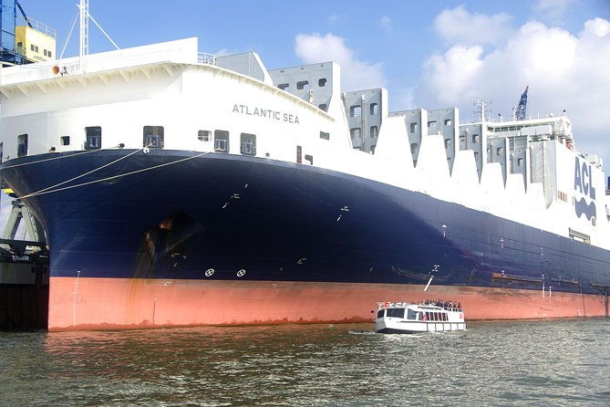 hamburg-harbor-tour-with-a-barge