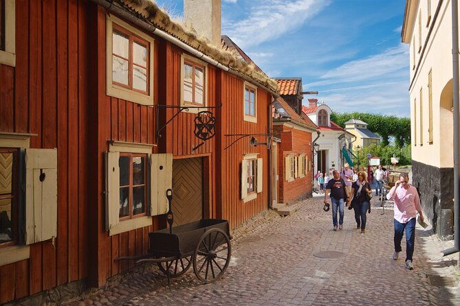 helsinki-private-city-tour-medieval-porvoo-local-guide-by-car