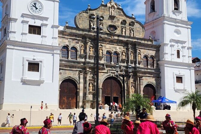 historical-private-tour-in-the-city-and-panama-canal-with-pickup