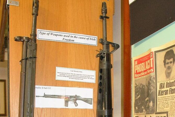 history-of-belfast-conflict-and-terror-1-hour-black-taxi-tour