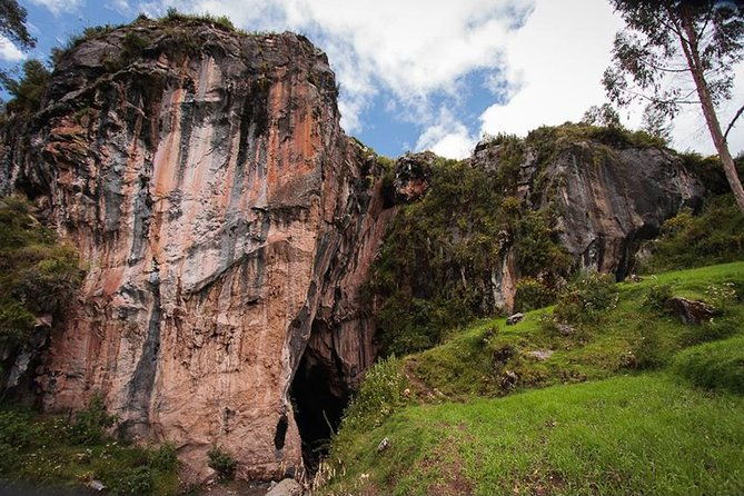 horseback-riding-mystic-tour-temple-of-the-moon-and-chacan-mountain