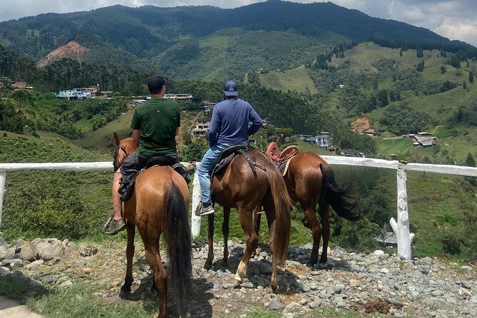 horseback-riding-near-medellin
