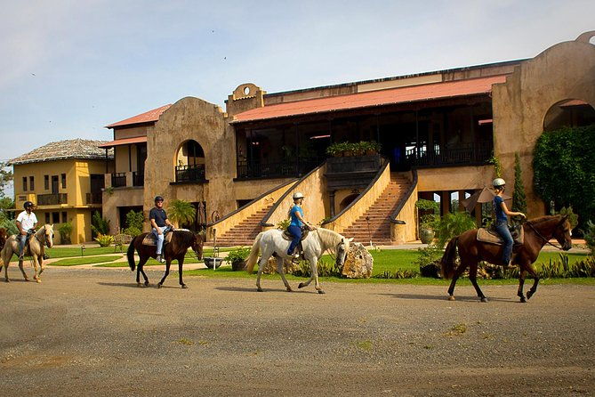 horseback-riding-tour-at-private-ranch