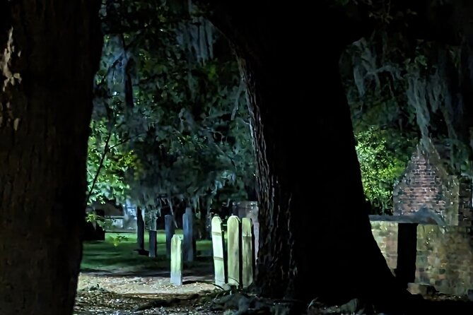 interactive-paranormal-ghost-walking-tour-in-savannah-georgia-2
