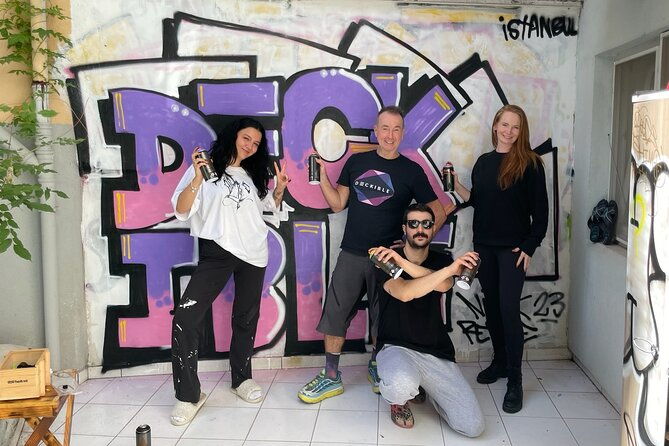 istanbul-street-art-experience-with-local-artists-at-home-garden-2