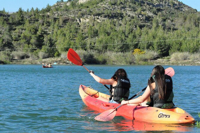 kayak-at-apolakkia-lake-2