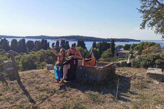 kayaking-to-island-saint-jerolim-with-snorkeling-activitie