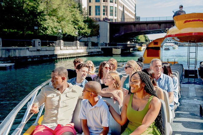 lake-michigan-and-chicago-river-architecture-cruise-by-speedboat
