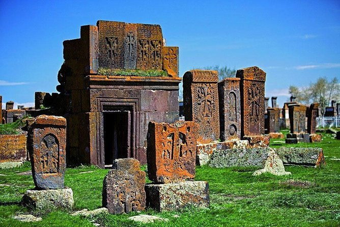 lake-sevan-hayravank-noratus-selim-pass-jermuk-areni