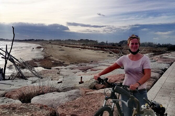 lido-bike-tour-with-a-local-on-the-island-of-cinema