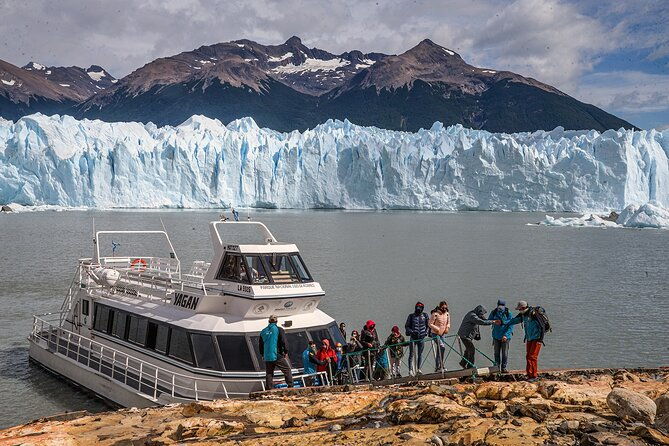 los-glaciares-national-park-blue-safari