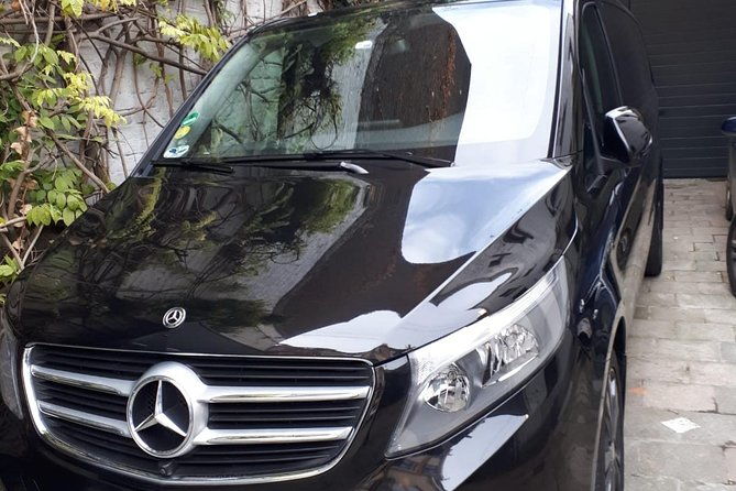 luxury-minivan-from-charleroi-airport-to-the-city-of-brussels