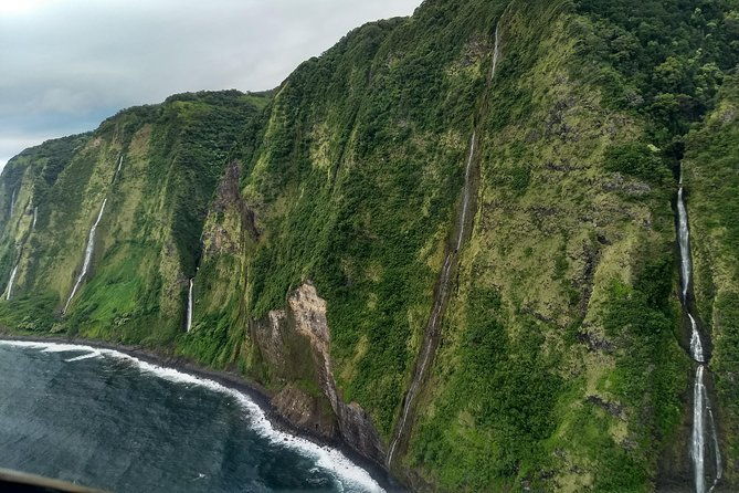 maui-private-air-tour-aquamarine-emerald-dream-2-5-people-2