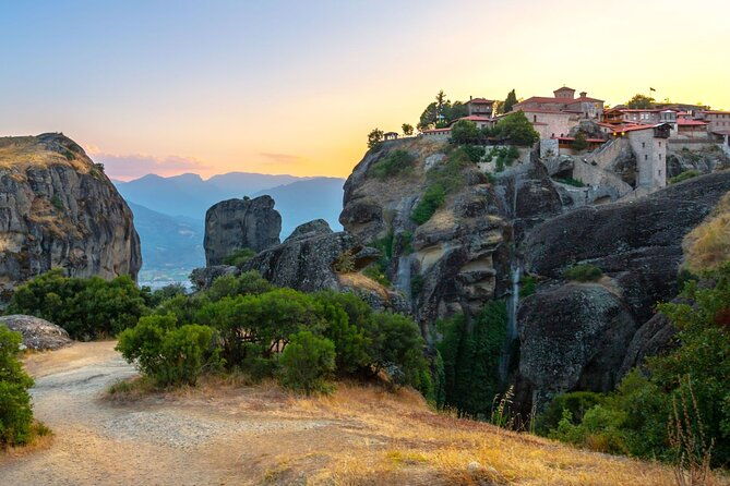 meteora-hiking-tour-with-local-guide-and-monastery-visit
