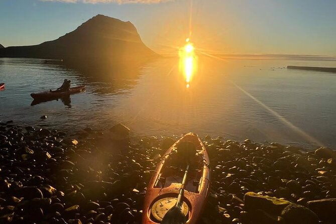 midnight-sun-kayaking-adventure-by-mt-kirkjufell