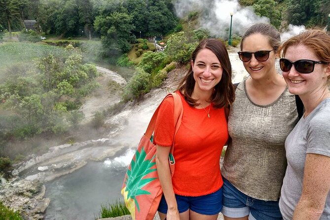 minibus-laketour-furnas-full-day-shared-2