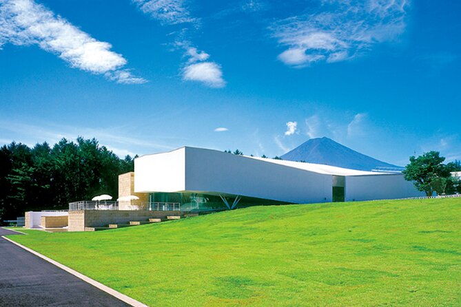 mt-fuji-and-lake-kawaguchiko-private-tour-by-car