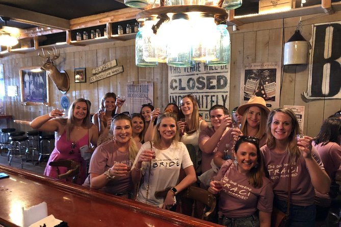 nashville-all-inclusive-nighttime-pub-crawl-with-moonshine-cocktails-and-beer